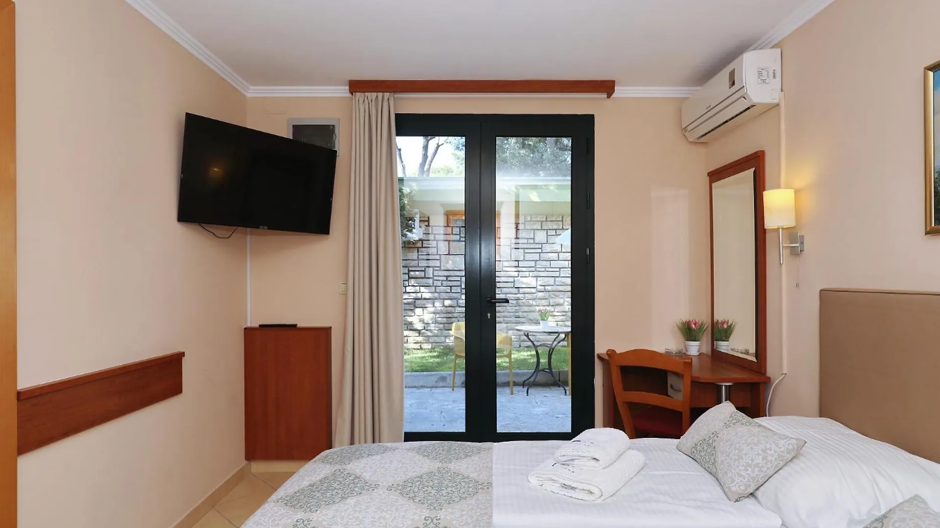 Mediterranean Village San Antonio Biograd Na Moru 3*,  Croatia
